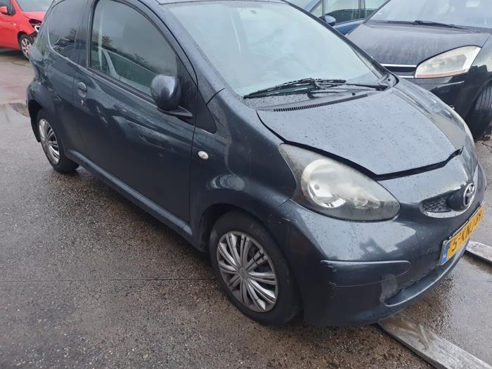 Toyota Aygo 1.0 12V VVT-i Sloopvoertuig (2006, Grijs)