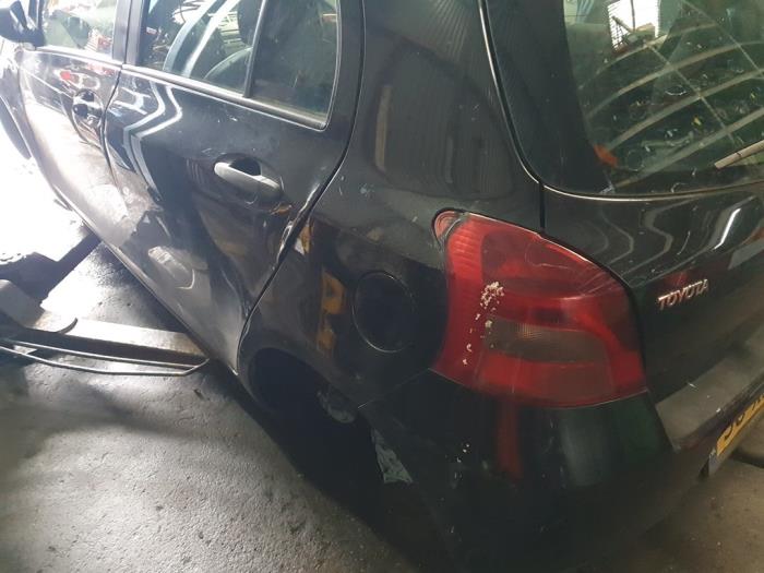 Toyota Yaris II 1.3 16V VVT-i Sloopvoertuig (2007, Zwart)
