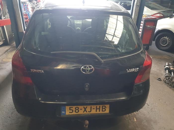 Toyota Yaris II 1.3 16V VVT-i Sloopvoertuig (2007, Zwart)