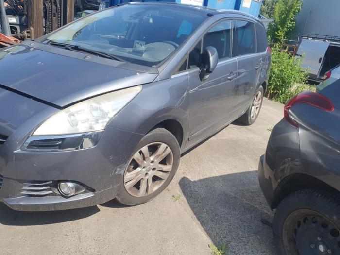 Peugeot 5008 I 1.6 THP 16V Sloopvoertuig (2012, Grijs)
