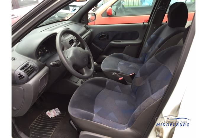 Renault Clio Sloopvoertuig (1998, Wit)