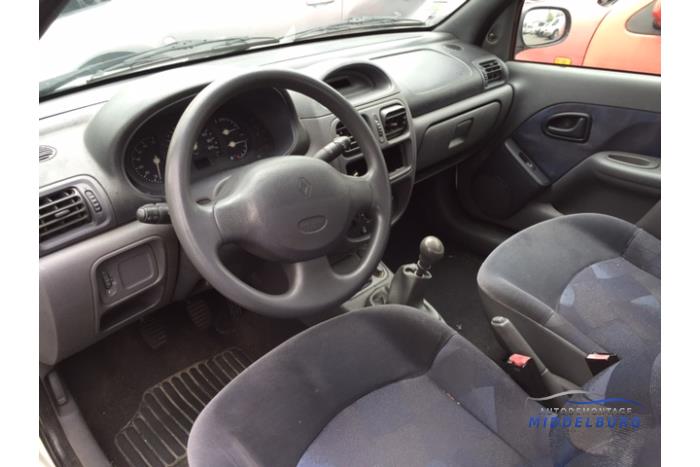 Renault Clio Sloopvoertuig (1998, Wit)