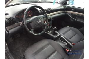 Audi A4 1.8 20V Sloopvoertuig (1998, Grijs)