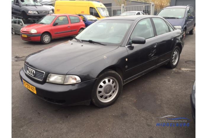 Audi A4 2.6 E V6 Sloopvoertuig (1997, Zwart)