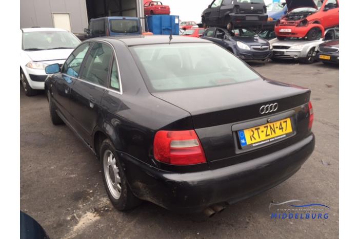 Audi A4 2.6 E V6 Sloopvoertuig (1997, Zwart)