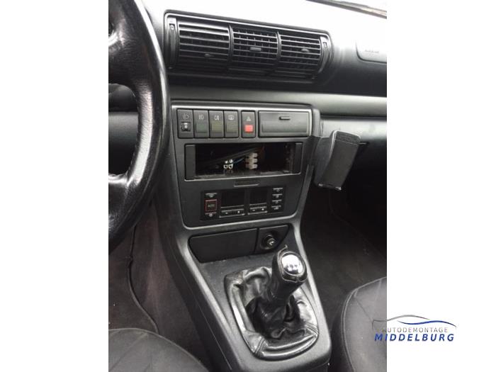 Audi A4 2.6 E V6 Sloopvoertuig (1997, Zwart)