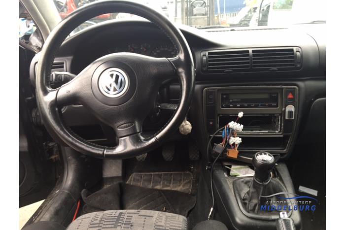 Volkswagen Passat Variant 2.3 VR5 Sloopvoertuig (1999, Zwart)