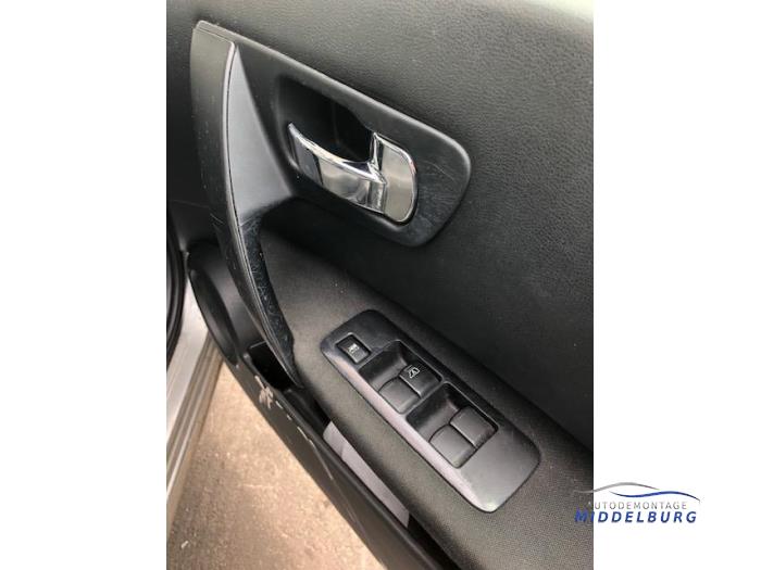 Nissan Qashqai 1.6 16V Sloopvoertuig (2010, Grijs)