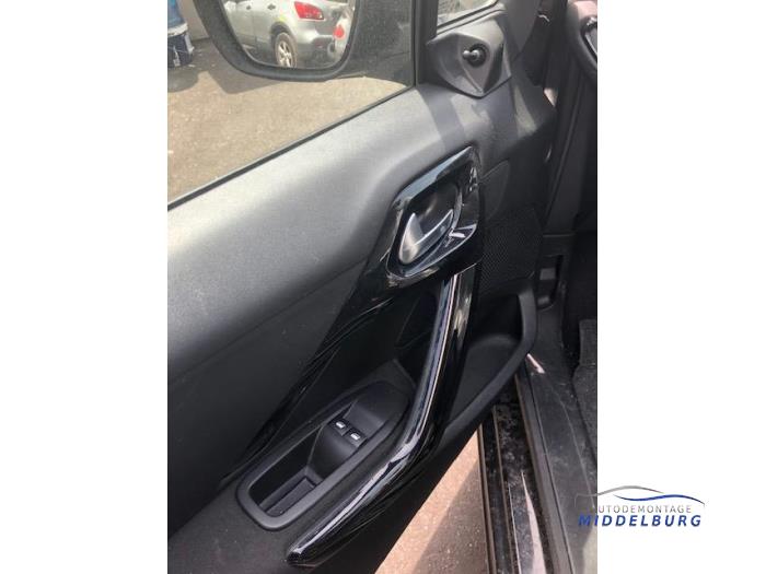 Peugeot 208 I 1.2 Vti 12V PureTech 82 Sloopvoertuig (2013, Zwart)