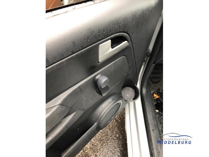 Volkswagen Fox 1.2 Sloopvoertuig (2005, Metallic, Zilver)