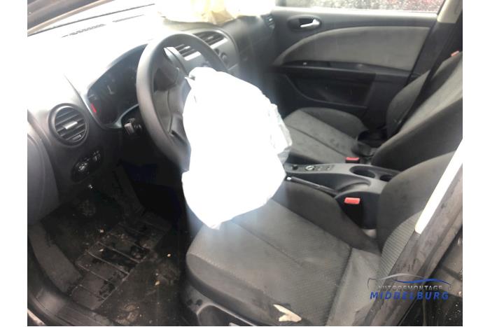 Seat Leon 1.6 Sloopvoertuig (2006, Zwart)