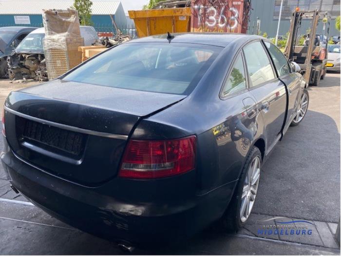 Audi A6 2.4 V6 24V Sloopvoertuig (2004, Metallic, Grijs)