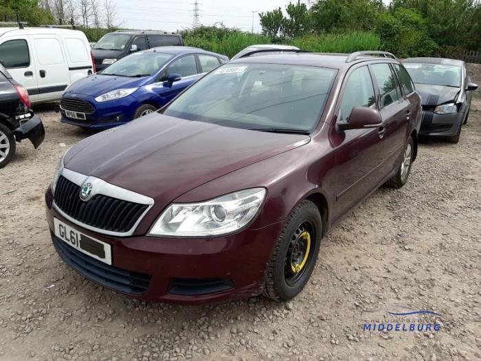 Skoda Octavia Combi 1.4 TSI 16V Sloopvoertuig (2011, Rood)