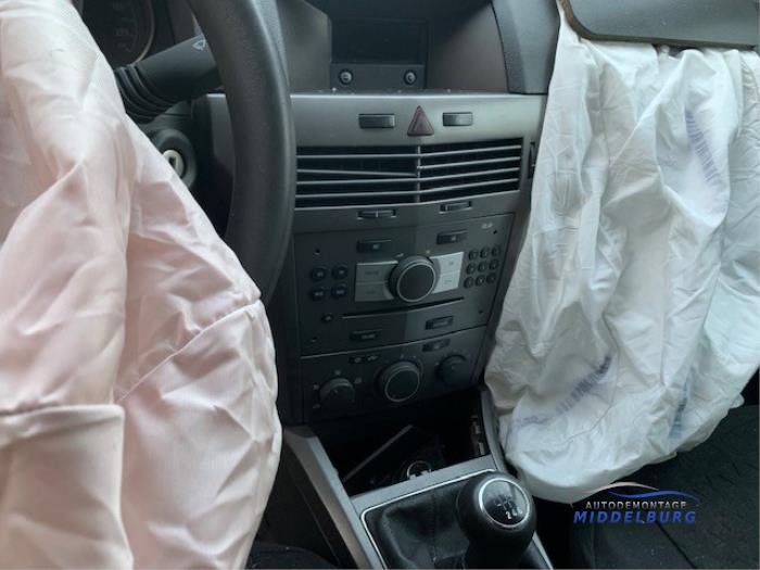 Opel Astra H SW 1.9 CDTi 100 Sloopvoertuig (2006, Grijs)