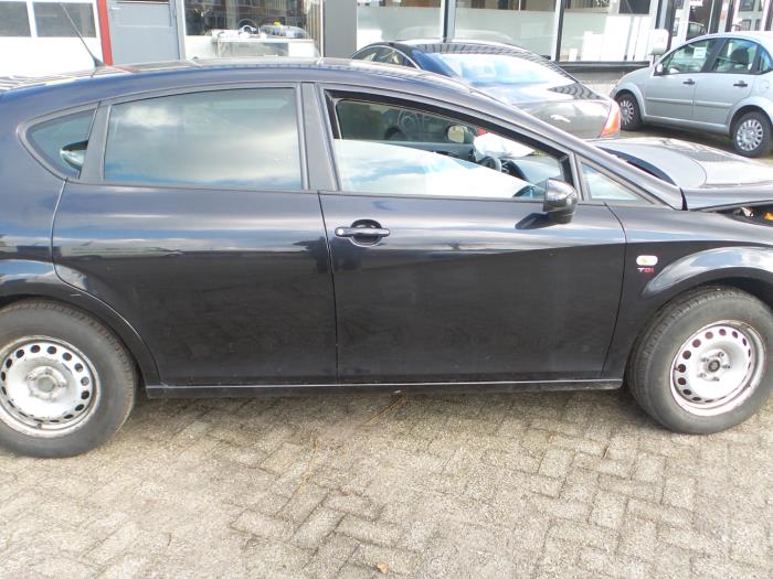 Seat Leon 2.0 TDI 16V Sloopvoertuig (2008, Metallic, Zwart)