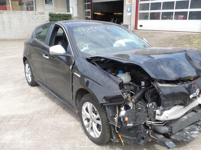 Alfa Romeo Giulietta 1.4 TB 16V MultiAir Sloopvoertuig (2012, Metallic, Zwart)