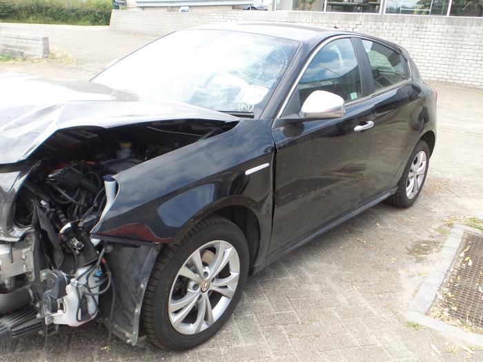 Alfa Romeo Giulietta 1.4 TB 16V MultiAir Sloopvoertuig (2012, Metallic, Zwart)