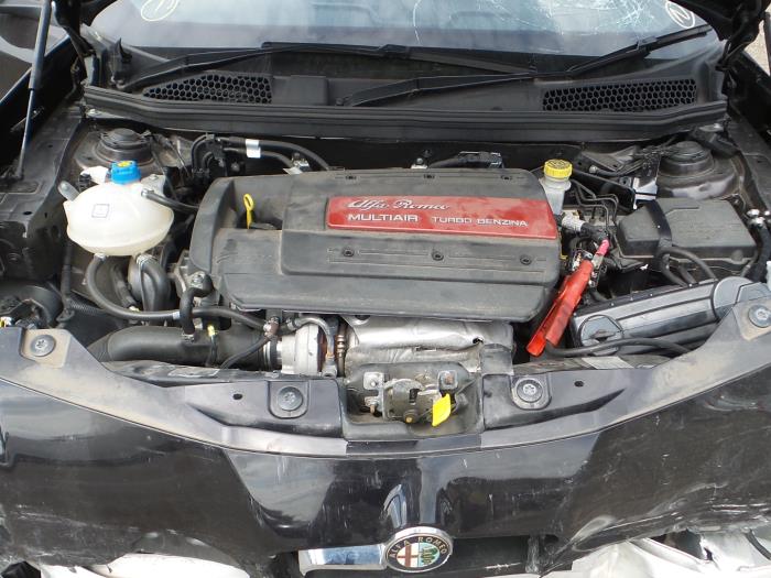 Alfa Romeo Giulietta 1.4 TB 16V MultiAir Sloopvoertuig (2012, Metallic, Zwart)