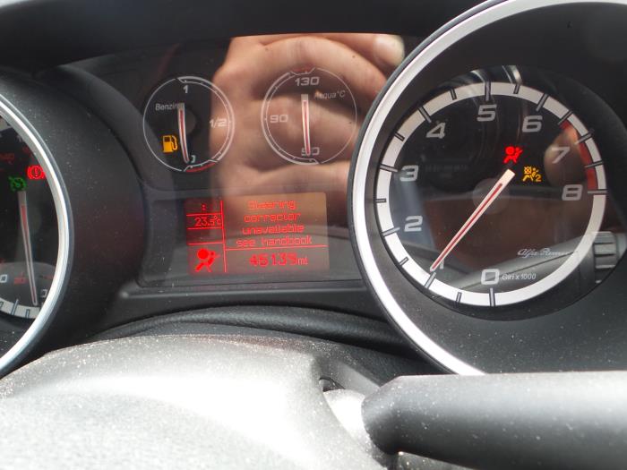 Alfa Romeo Giulietta 1.4 TB 16V MultiAir Sloopvoertuig (2012, Metallic, Zwart)