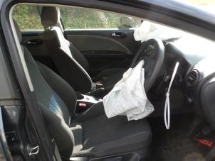 Seat Leon 1.6 Sloopvoertuig (2008, Blauw, Antraciet, Transparant)