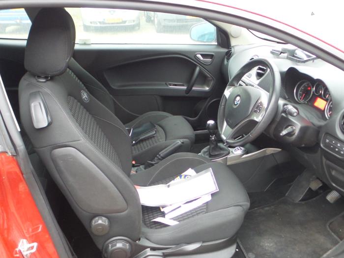 Alfa Romeo MiTo (955), Hatchback, 2008 / 2018 1.6 JTDm 16V, Hatchback, Diesel, 1.598cc, 88kW (120pk), FWD, 955A3000, 2008-08 / 2015-08, 955AXC1 ()