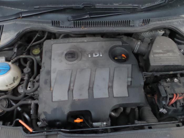 Seat Ibiza IV SC 1.6 TDI 105 Sloopvoertuig (2011, Metallic, Zwart)