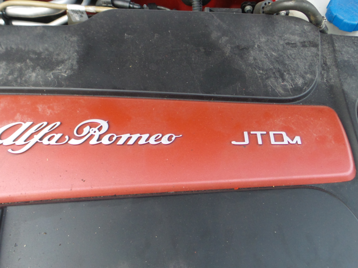 Alfa Romeo 159 Sportwagon 2.0 JTDm 170 16V Sloopvoertuig (2011, Unikleur, Rood)