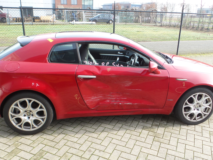 Alfa Romeo Brera 3.2 JTS Q4 V6 24V Sloopvoertuig (2007, Unikleur, Rood)