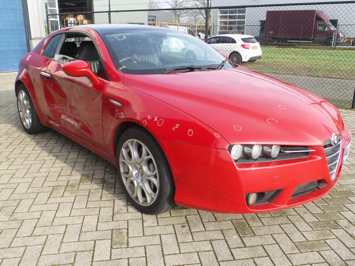 Alfa Romeo Brera 3.2 JTS Q4 V6 24V Sloopvoertuig (2007, Unikleur, Rood)