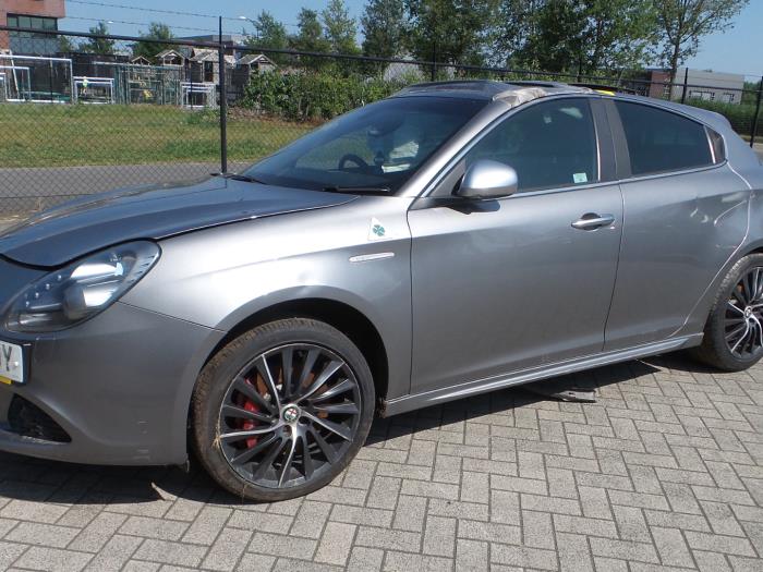 Alfa Romeo Giulietta 940 1 75 Tbi 16v Qv Sloop