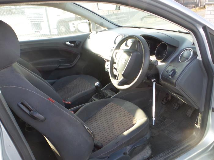 Seat Ibiza IV SC 1.4 TDI Sloopvoertuig (2010, Zilver)