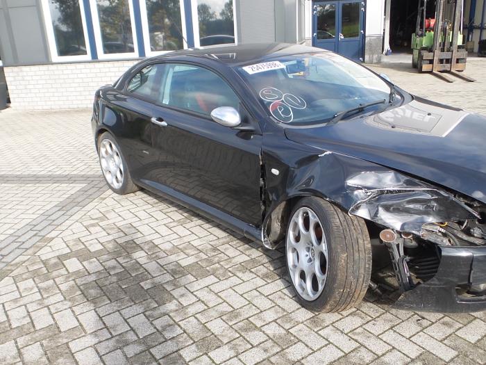 Alfa Romeo GT 1.8 Twin Spark 16V Sloopvoertuig (2008, Metallic, Zwart)