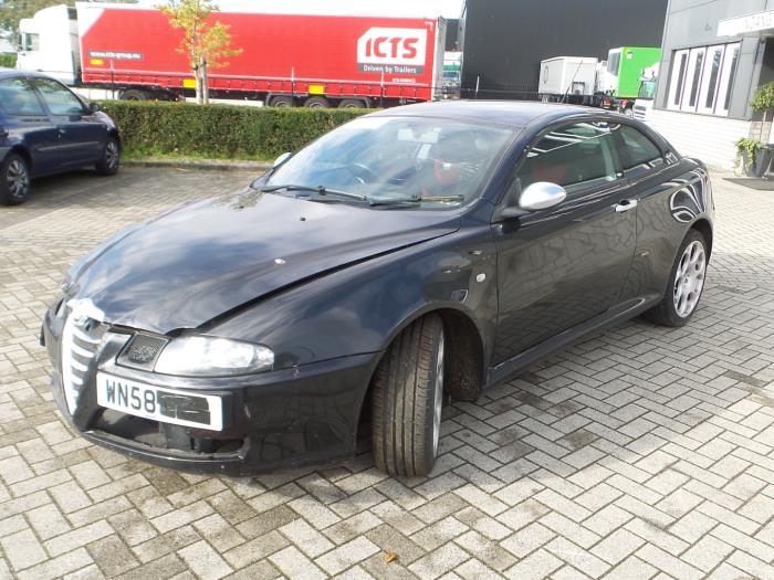 Alfa Romeo GT 1.8 Twin Spark 16V Sloopvoertuig (2008, Metallic, Zwart)