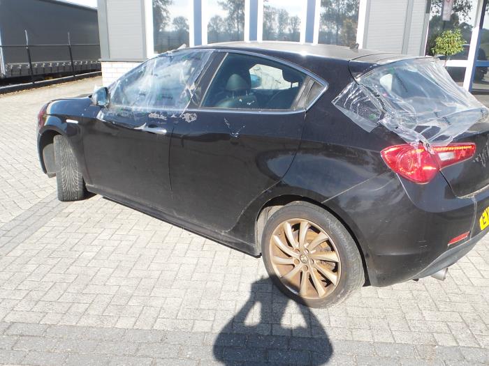 Alfa Romeo Giulietta 2.0 JTDm 16V 170 Sloopvoertuig (2011, Metallic, Zwart)