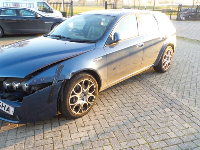 Alfa Romeo 159 Sportwagon 2.4 JTDm 20V Sloopvoertuig (2008, Metallic, Blauw)