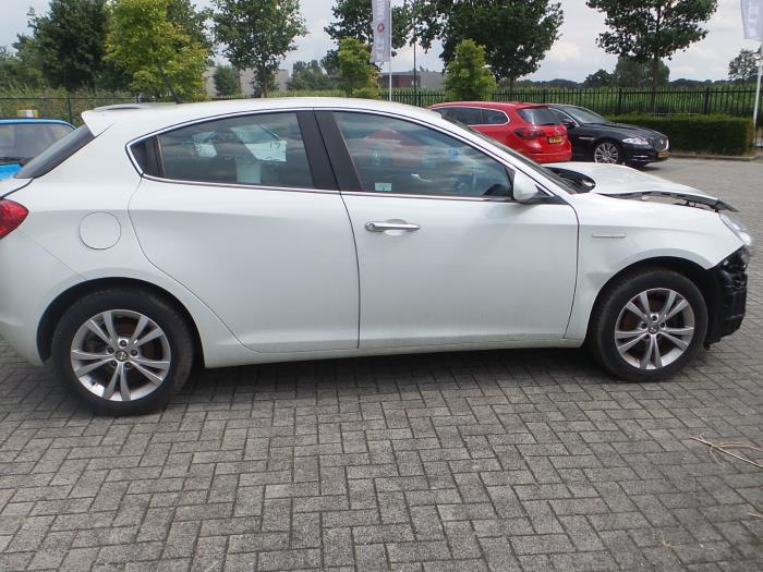 Alfa Romeo Giulietta (940), Hatchback, 2010 / 2020 1.4 TB 16V, Hatchback, Benzine, 1.368cc, 88kW (120pk), FWD, 198A4000, 2010-04 / 2020-12, 940FXA ()