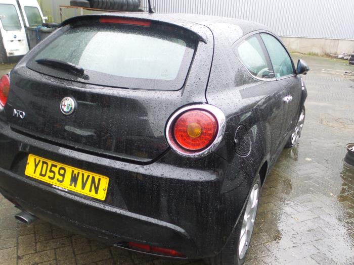 Alfa Romeo MiTo 1.4 16V Sloopvoertuig (2010, Unikleur, Zwart)