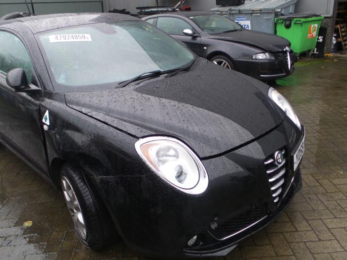 Alfa Romeo MiTo 1.4 16V Sloopvoertuig (2010, Unikleur, Zwart)