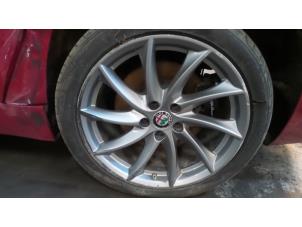 Alfa Romeo Giulia 2.0 T 16V Veloce Sloopvoertuig (2018, Unikleur, Rood)