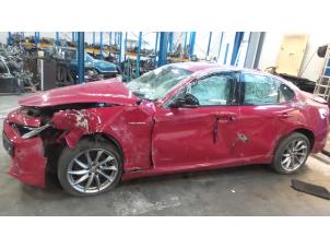 Alfa Romeo Giulia 2.0 T 16V Veloce Sloopvoertuig (2018, Unikleur, Rood)