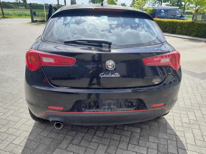 Alfa Romeo Giulietta 1.6 JTDm 16V Sloopvoertuig (2012, Unikleur, Zwart)