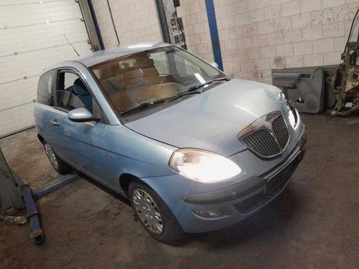Lancia Ypsilon 1.4 16V Sloopvoertuig (2004, Blauw)