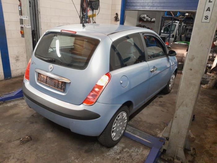 Lancia Ypsilon 1.4 16V Sloopvoertuig (2004, Blauw)