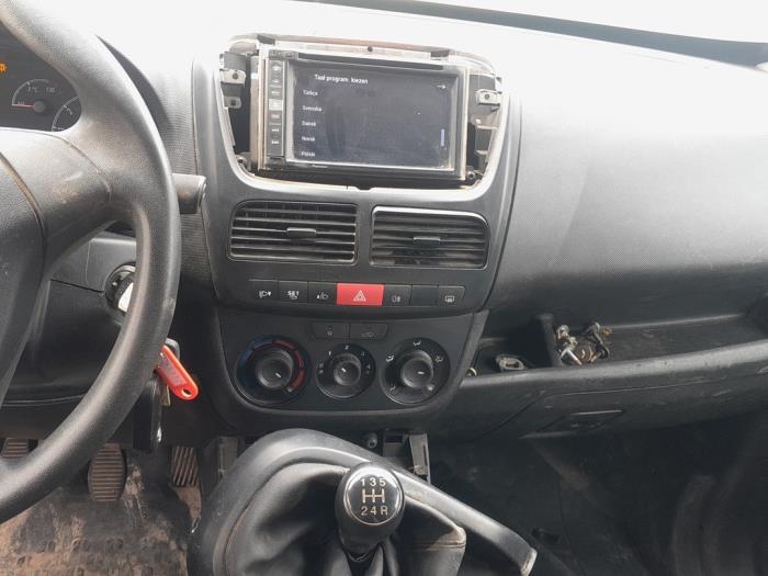 Opel Combo 1.3 CDTI 16V Sloopvoertuig (2018, Unikleur, Rood)