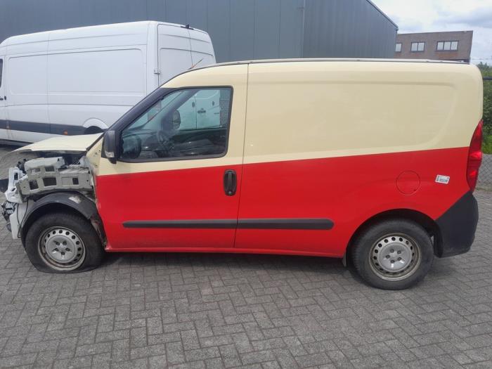 Opel Combo 1.3 CDTI 16V Sloopvoertuig (2018, Unikleur, Rood)
