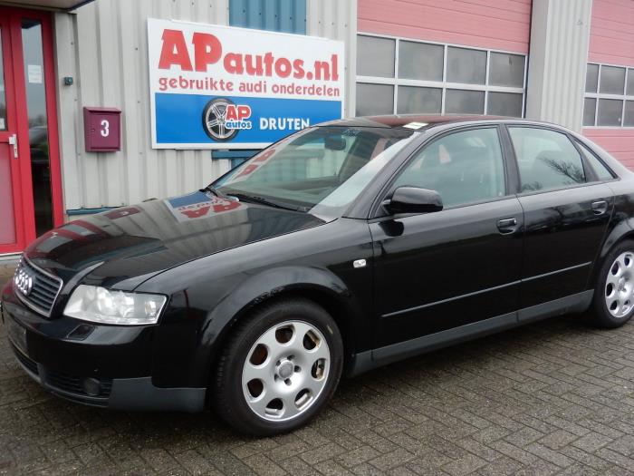 Audi A4 Quattro 2.5 TDI V6 24V Sloopvoertuig (2003, Zwart)