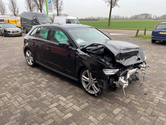 Audi A3 Sportback 1.0 30 TFSI 12V Sloopvoertuig (2019, Zwart)
