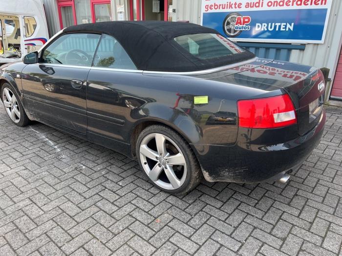 Audi A4 Cabriolet 2.4 V6 30V Sloopvoertuig (2002, Zwart)