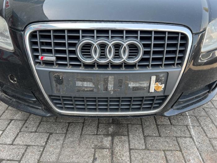 Audi A4 Cabriolet 2.4 V6 30V Sloopvoertuig (2002, Zwart)