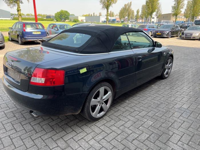 Audi A4 Cabriolet 2.4 V6 30V Sloopvoertuig (2002, Zwart)
